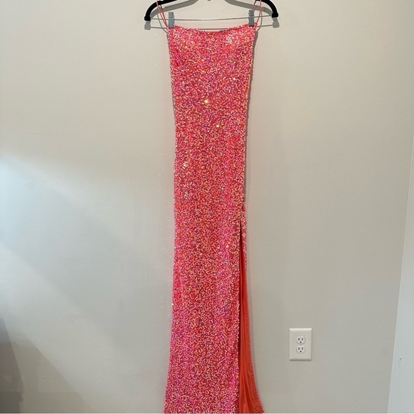 Lauren Ashley Mother’s Spring 2022 Prom Dress - Picture 4 of 12